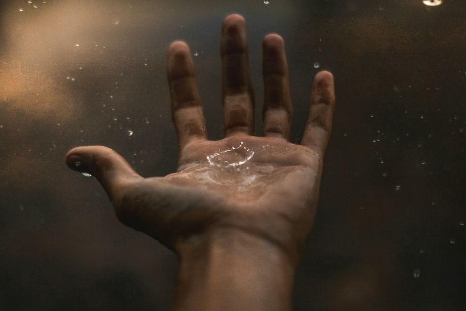 Hyaluronic acid: hydrating without drying yourself out