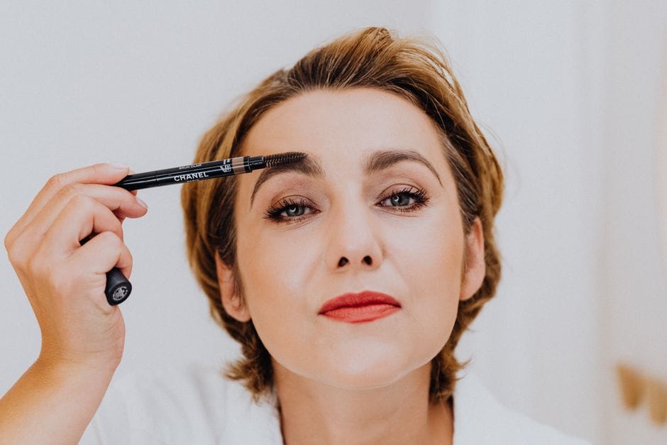Filling in brows without overdoing it