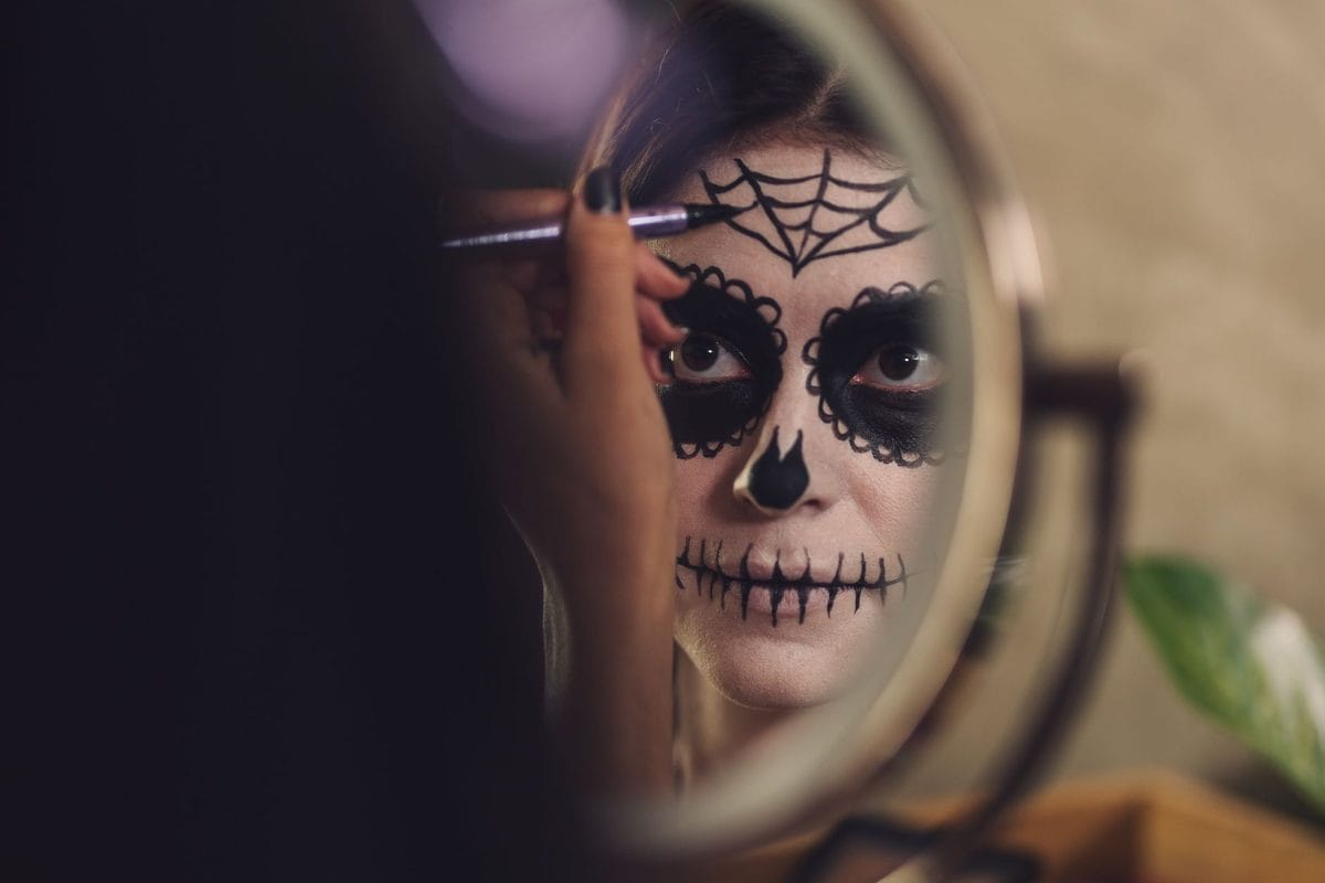Halloween Makeup Without the Aftermath: What to Check Before You Paint and How to Take It Off