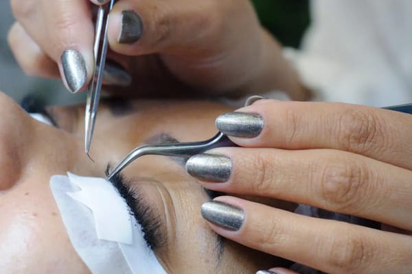 Lash Lifts vs. Extensions vs. Tinting: What Each One Actually Costs You in Time, Money, and Upkeep