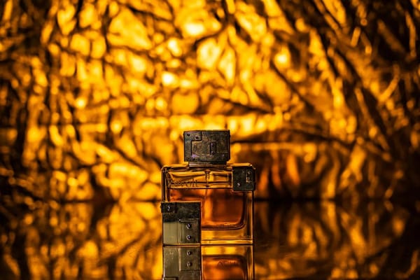 Fragrance Layering for Fall: How to Build a Signature Scent Without Overdoing It